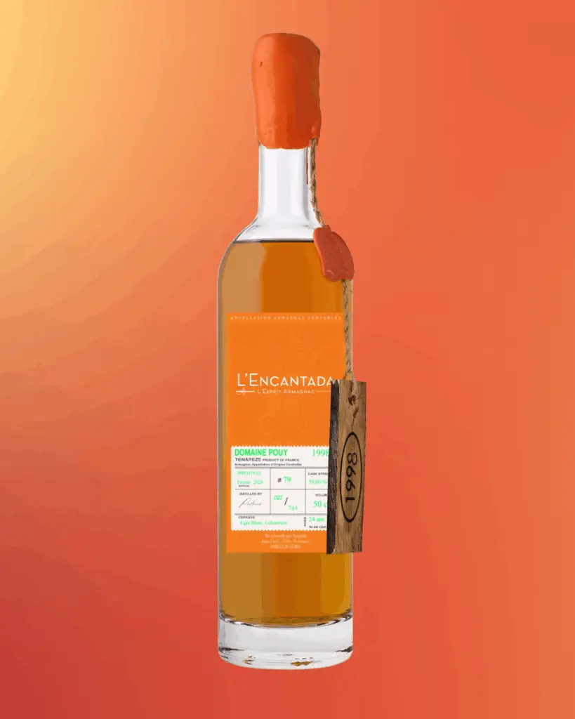Flaska Domaine Pouy Armagnac Ténarèze 1998, 500 ml, 56%, bärnstensfärgad sprit; rak front, neutral bakgrund och tydligt vänsterblänk.